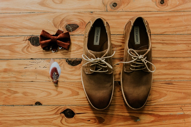 groom boat shoes and bowtie
