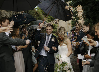 reception guests confetti